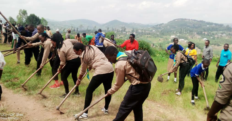 Abagide naba Scout mubikorwa bitandukanye