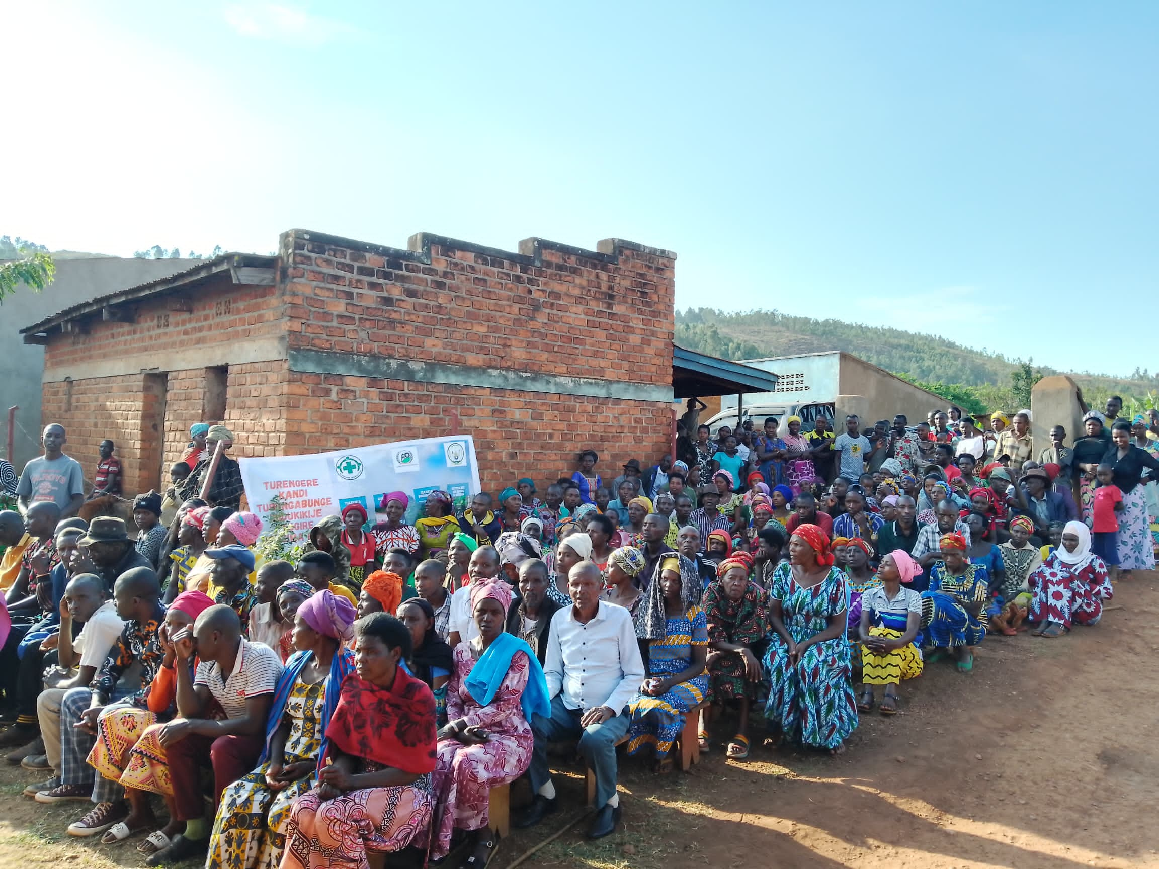 Abaturage biyemeje gukomeza kubungabunga ibidukikije