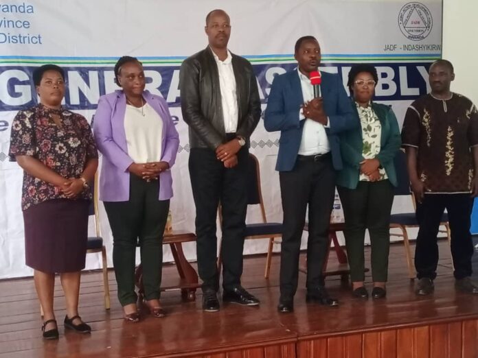 Le comité exécutif